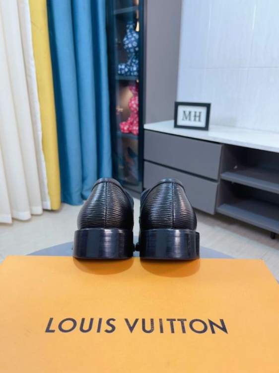 Picture of Louis Vuitton Shoes _SKULVsz38-44mnf033714165